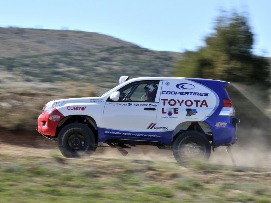  Toyota Land Cruiser KXR Dakar 2011 года  (фото 2 из 2)
